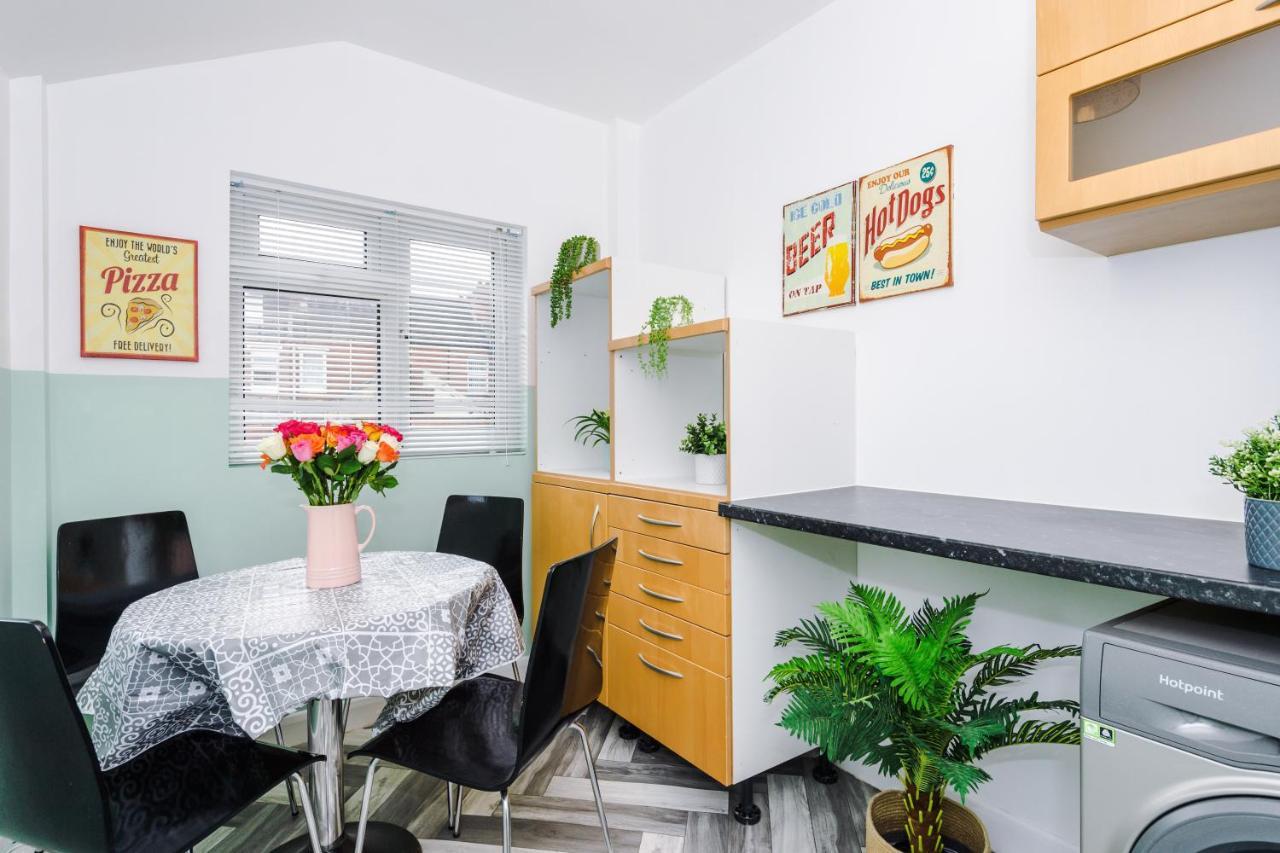 Harley House - Spacious Home With Free Netflix & Parking By Rocketbnb Coventry Luaran gambar
