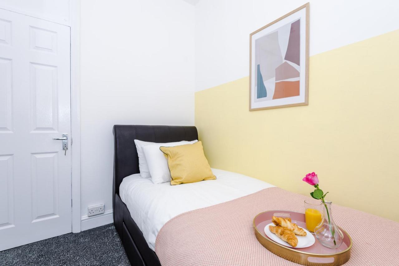 Harley House - Spacious Home With Free Netflix & Parking By Rocketbnb Coventry Luaran gambar