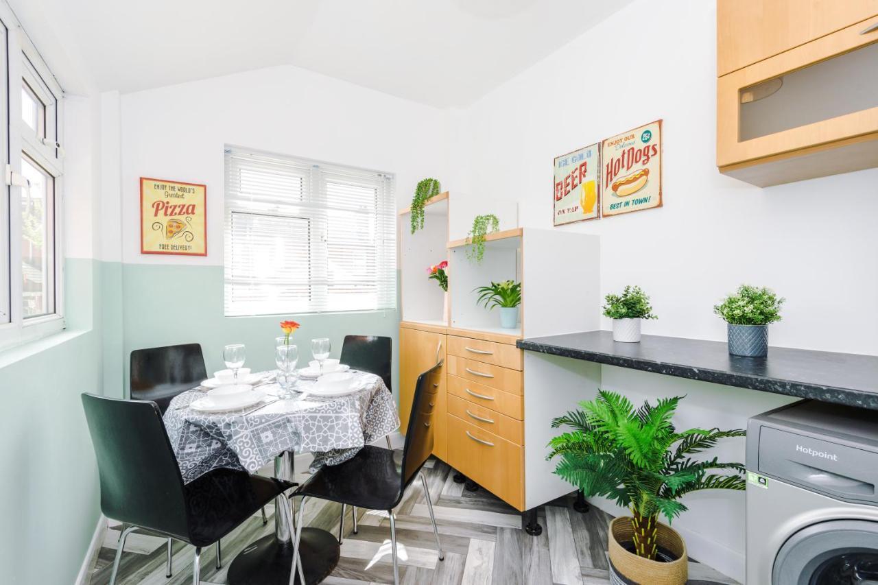 Harley House - Spacious Home With Free Netflix & Parking By Rocketbnb Coventry Luaran gambar