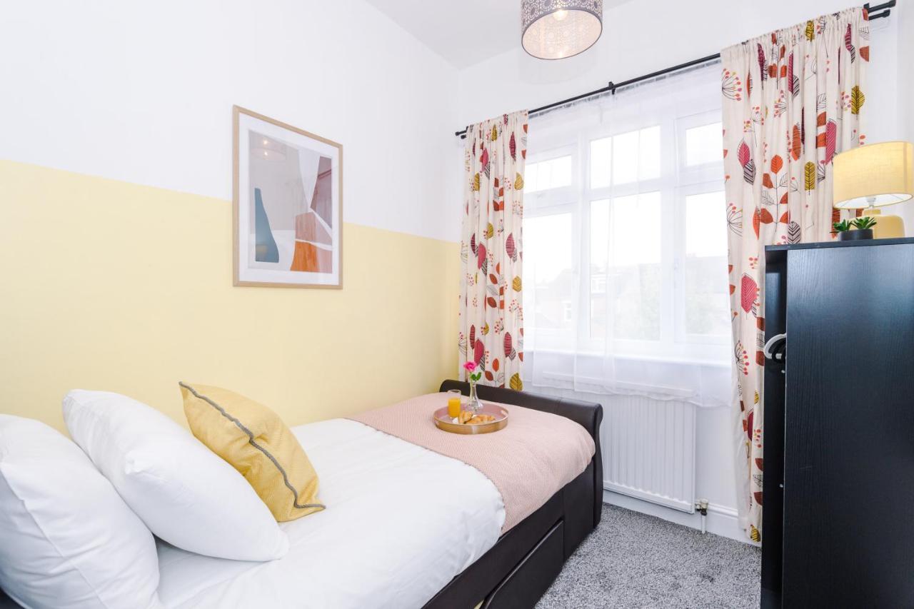 Harley House - Spacious Home With Free Netflix & Parking By Rocketbnb Coventry Luaran gambar